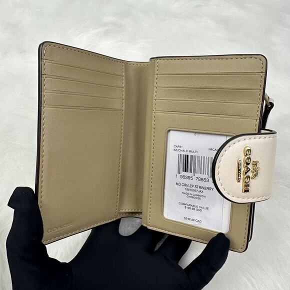 Coach Medium Corner Zip Wallet With Strawberry Print Gold/Chalk Multi CAP01 NWT - Picture 4 of 6